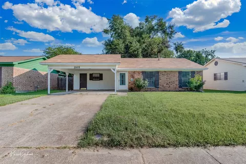 2105 General Mouton Dr, Bossier City, LA 71112