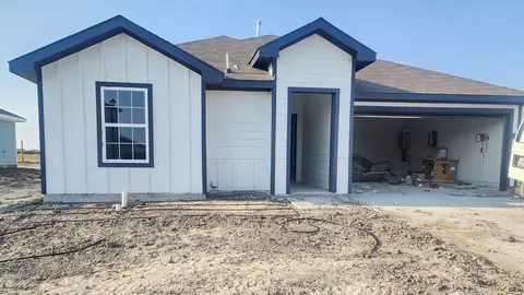 212 Crookedfield Dr, Royse City, TX 75189