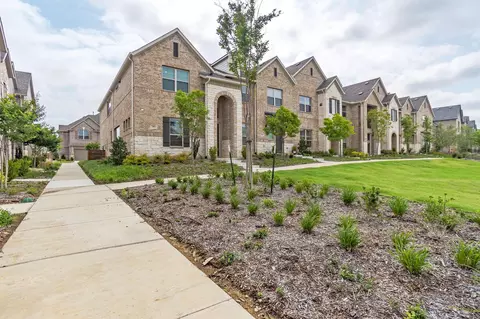 568 Ballustrade Dr, Irving, TX 75039