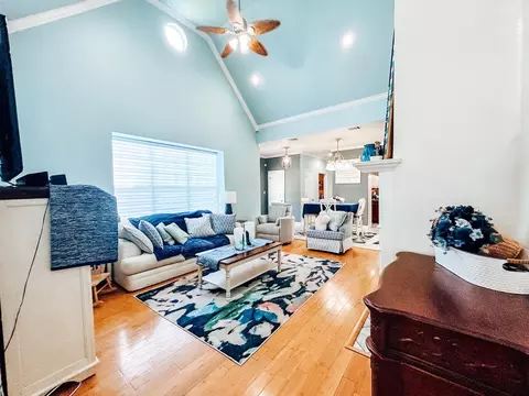 Living - 156 Stewart Rd, Hall Summit, LA 71034 photo 2 of 2
