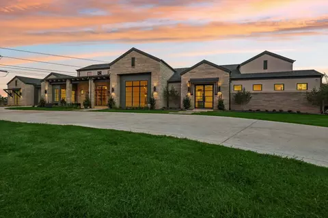 1036 Hat Creek Rd, Bartonville, TX 76226