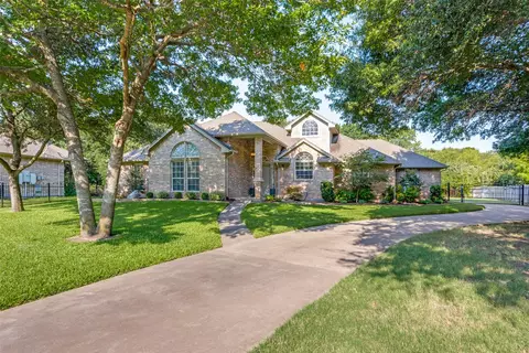 10125 Rolling Hills Ct, Benbrook, TX 76126