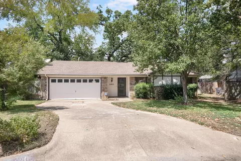 3805 Boxwood Ct, Arlington, TX 76017