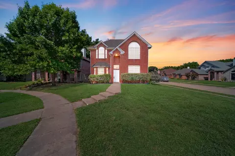 708 Sierra Ct, Grand Prairie, TX 75052