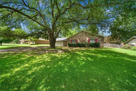 2803 Spruce St, Kilgore, TX 75662