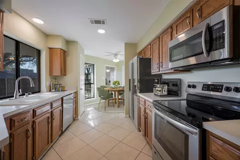 1502 Springcrest Dr, Mesquite, TX 75149 photo 9