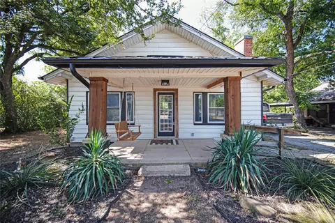 325 W Archer St, Jacksboro, TX 76458