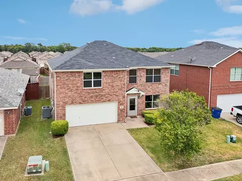2306 Memphis St, Ennis, TX 75119