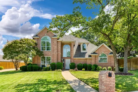 6901 Hunter Cove Dr, Arlington, TX 76001