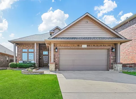 2232 Frosted Willow Ln, Fort Worth, TX 76177