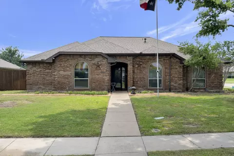 1330 Blue Jay Dr, Lewisville, TX 75077