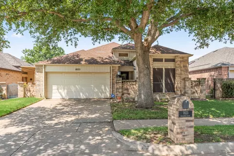 1825 Realistic Ct, Bedford, TX 76021