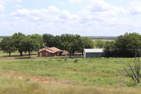 504 Lee Loop, Henrietta, TX 76365 photo 13