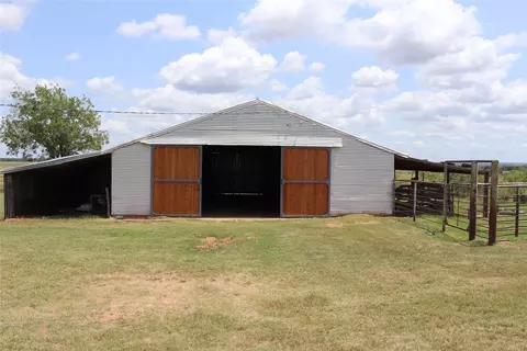 504 Lee Loop, Henrietta, TX 76365 photo 23
