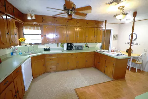 504 Lee Loop, Henrietta, TX 76365 photo 31