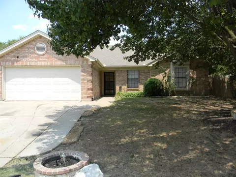 5720 Sea Breeze Ln, Fort Worth, TX 76135