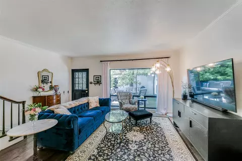7520 W Northwest Hwy #2, Dallas, TX 75225