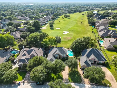 907 Turnberry Dr, Mansfield, TX 76063