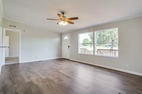 148 Oak Meadows Dr, Springtown, TX 76082 photo 5