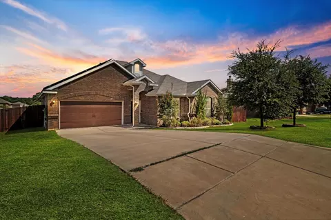 3708 Star Gazer Ln, Forest Hill, TX 76140
