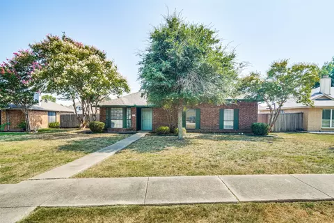 2105 Rockbluff Dr, Rowlett, TX 75088