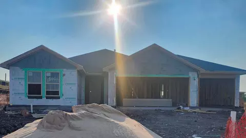 800 Broomtail Dr, Nevada, TX 75173