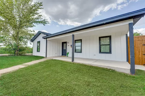 104 Pond St, Bardwell, TX 75101