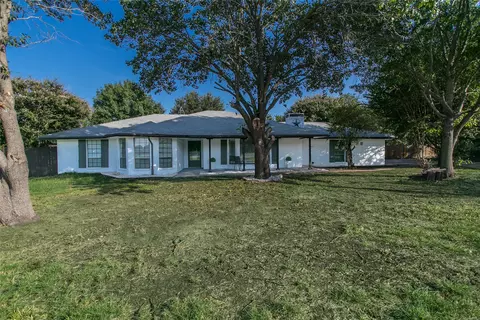 527 La Cresta Dr, Red Oak, TX 75154