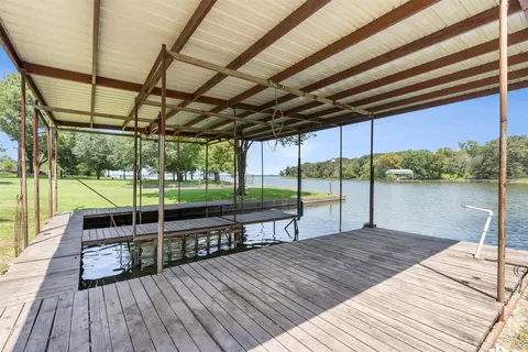 10147 Lynn Ln, Wills Point, TX 75169