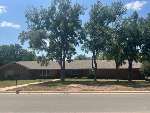 1002 Normandy Dr, Graham, TX 76450