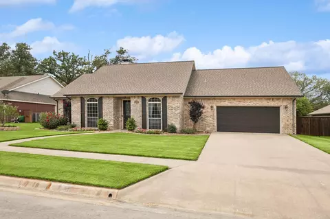 1055 Paige St, Aubrey, TX 76227