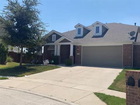 7901 Wildwest Dr, Fort Worth, TX 76131
