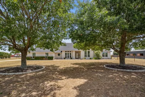 333 Meadow Crest Rd, Fort Worth, TX 76108