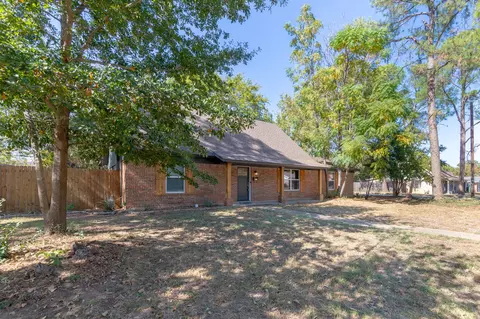2000 Kerry Dr, Arlington, TX 76013