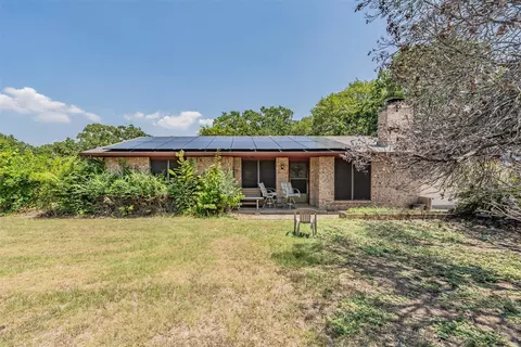 141 N Melanie Dr, Azle, TX 76020