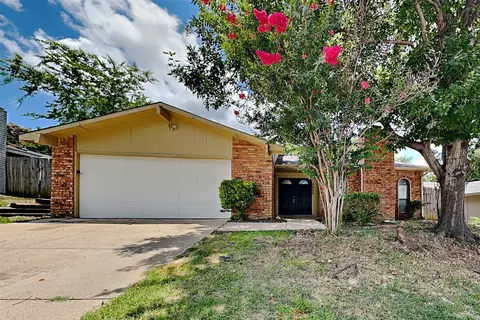 6606 Forestview Dr, Arlington, TX 76016