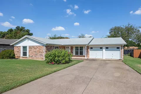 6500 Lavano Dr, Edgecliff Village, TX 76134