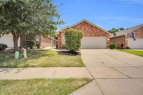6032 Melanie Dr, Fort Worth, TX 76131