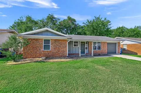 164 Chickadee Ln, Denison, TX 75020
