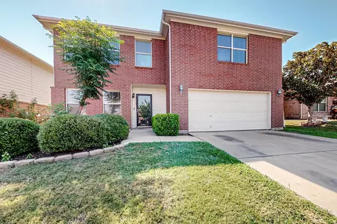 9113 Saint Barts Rd, Fort Worth, TX 76123