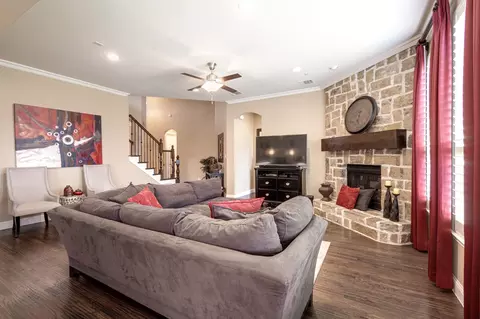 Living - 452 Tablerock Dr, Murphy, TX 75094 photo 1 of 3