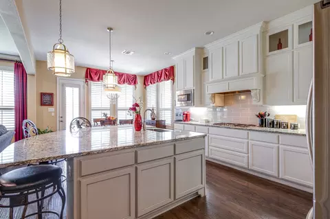 Kitchen - 452 Tablerock Dr, Murphy, TX 75094 photo 2 of 4