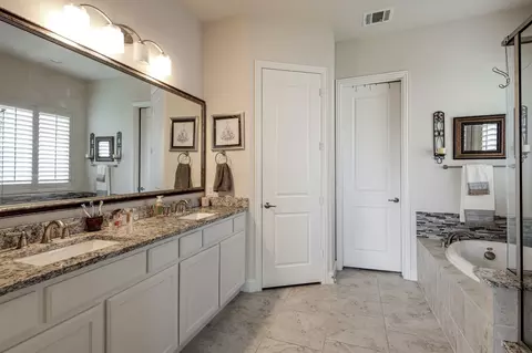 Bath - 452 Tablerock Dr, Murphy, TX 75094 photo 2 of 6