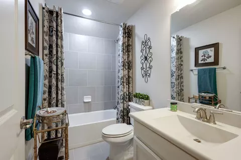 Bath - 452 Tablerock Dr, Murphy, TX 75094 photo 4 of 6