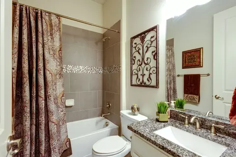 Bath - 452 Tablerock Dr, Murphy, TX 75094 photo 3 of 6