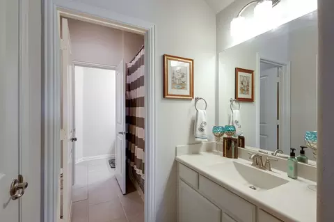 Bath - 452 Tablerock Dr, Murphy, TX 75094 photo 5 of 6