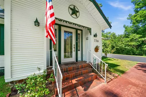 736 Fourth St, Rusk, TX 75785