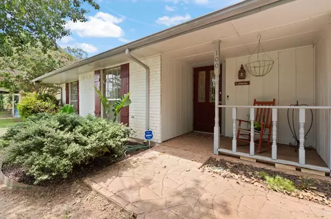 100 S 5th St, Alvarado, TX 76009