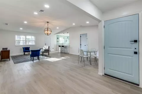 4560 Bonanza Ln, Dallas, TX 75211