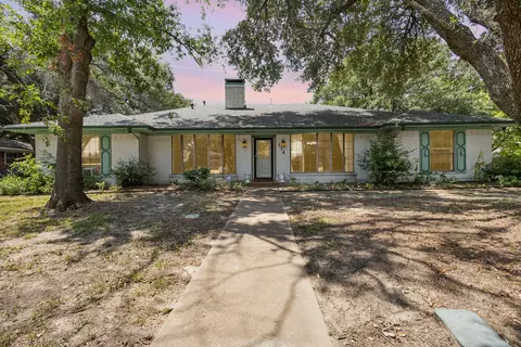 514 E 9th St, Kaufman, TX 75142